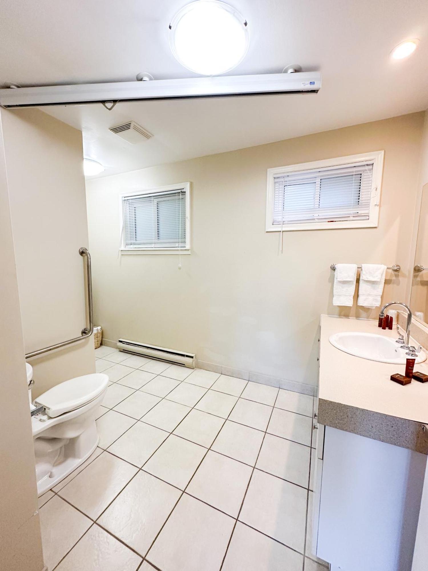 Oasis By The Bay Vacation Suites 沃萨加比奇海滩 外观 照片